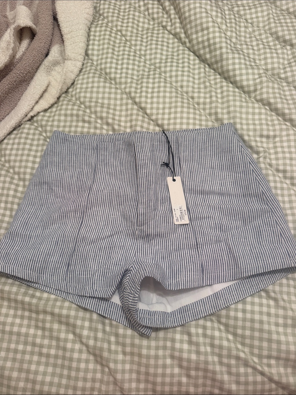 Olivaceous - Striped Seersucker High-Waist Women’s Shorts — Blue/White